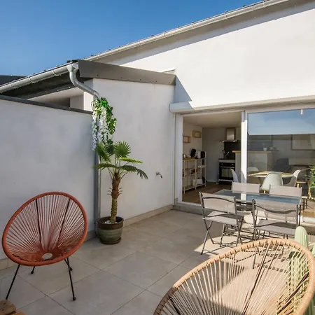 Escapade Tropicale Fibre, Terrasse,parking,clim アパート ミヨー